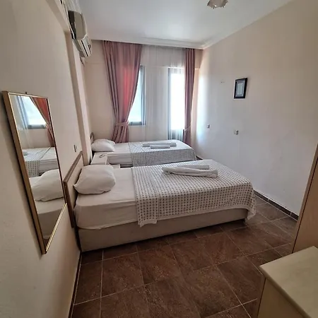Hotel Golden 3*