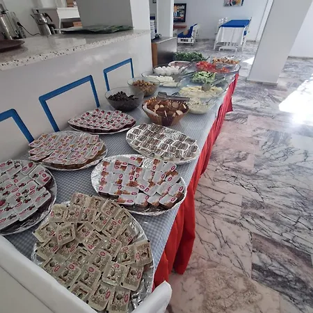 Hotel Golden Beach 3*